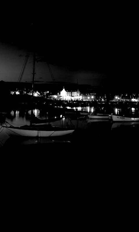 Лодки на вечерней воде обои