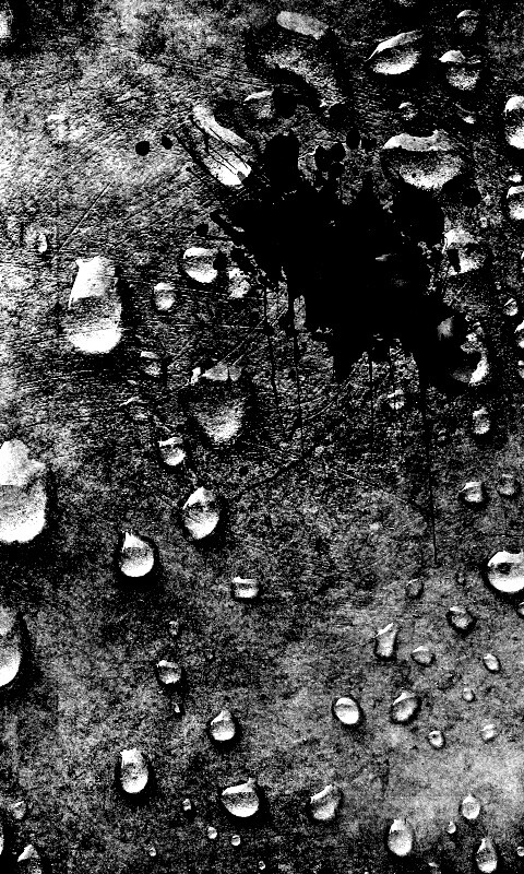 Кровавое пятно и капли воды обои