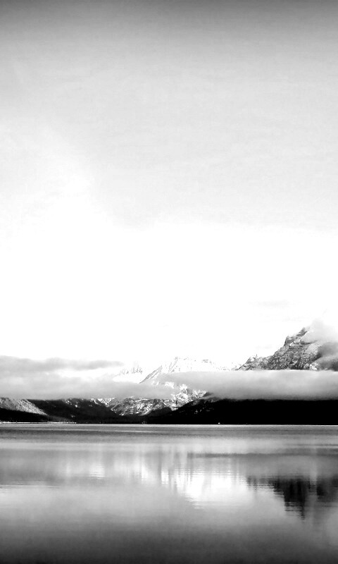 Спокойное горное озеро обои