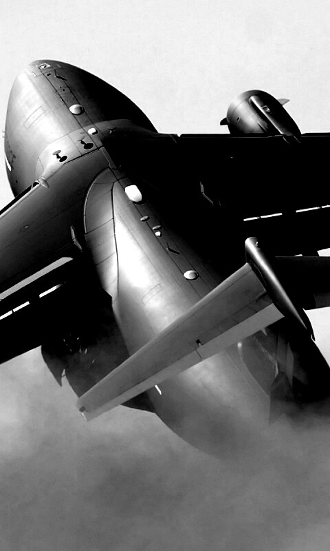 Большой грузовой самолет на взлете обои