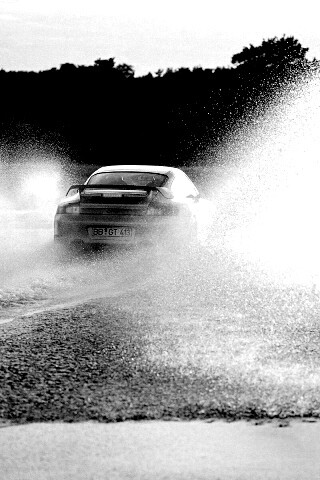 Брызги из под колес обои