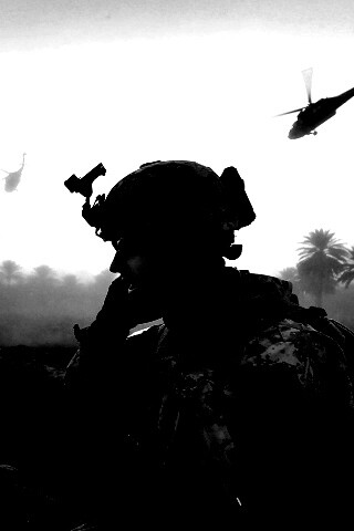 СОлдат во время боевых действий обои