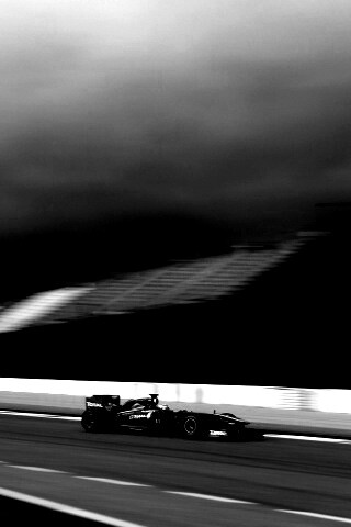 Болид на треке обои