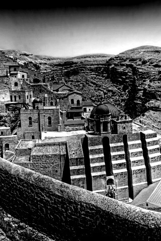 Город среди скал обои