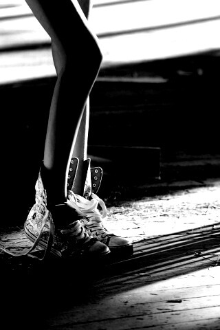 Ножки в кедах обои