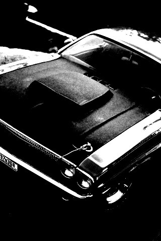 Додж на  каменистой поверхности обои