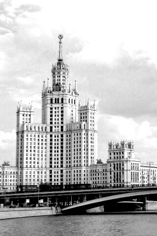 Высотка на Котельнической набережной обои