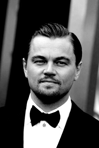 Леонардо Дикаприо в костюме обои