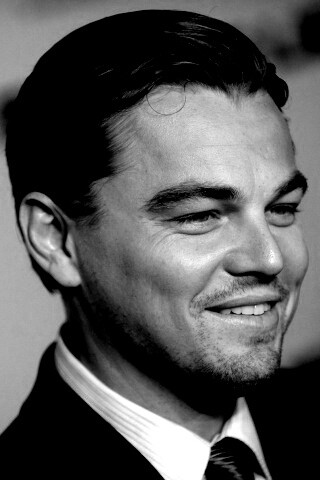 Леонардо Дикаприо в костюме обои