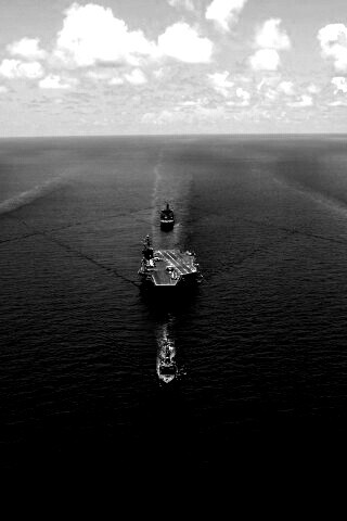 Авианосец с эскортом обои