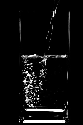 Вода в стакане обои