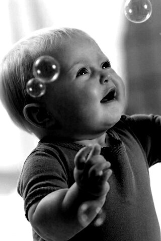 Игра с мыльными пузырями обои