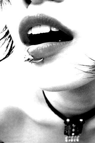 Девушка с кольцом обои