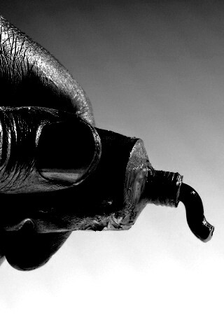 Чёрная краска обои