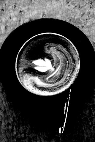 Монохромный утренний кофе обои