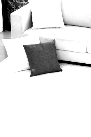 Диван с подушками обои