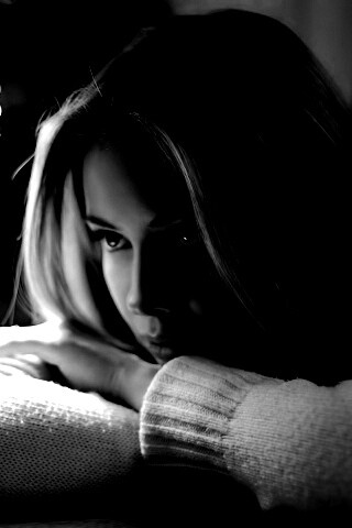 Задумалась обои