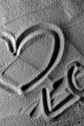 Любовь на песке обои