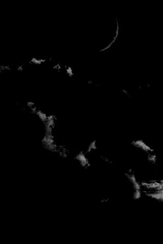 Закат и месяц над облаками обои