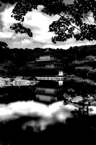 Японский домик на берегу озера обои