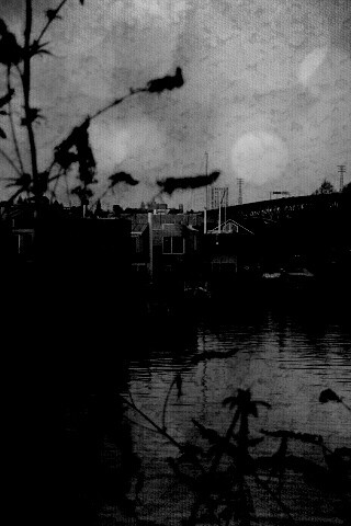 Городок на реке обои