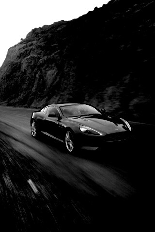 Aston Martin в горах обои