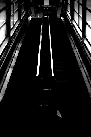 Эскалаторы снизу обои