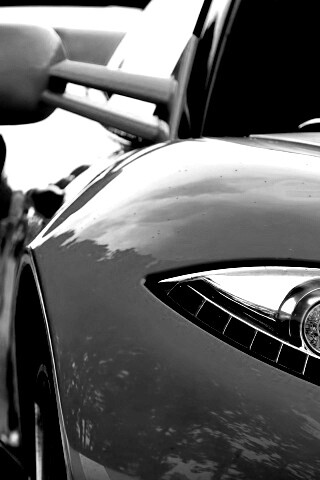 Череда красных автомобилей обои