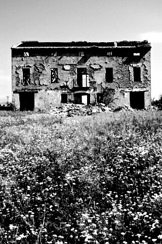 Руины жилого дома обои