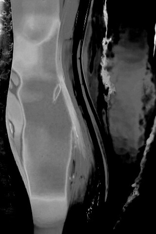 Цветные линии на стекле обои