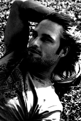 Джош Холлоуэй с мячом обои