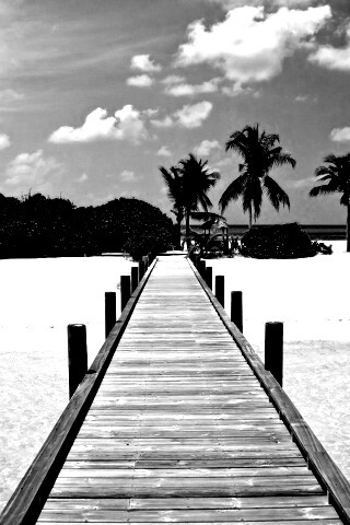 Пирс на тропическом острове обои