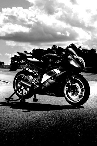 Yamaha R6 на трассе обои