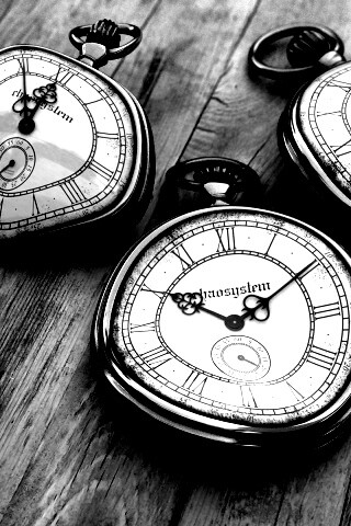 Изогнутые часы обои