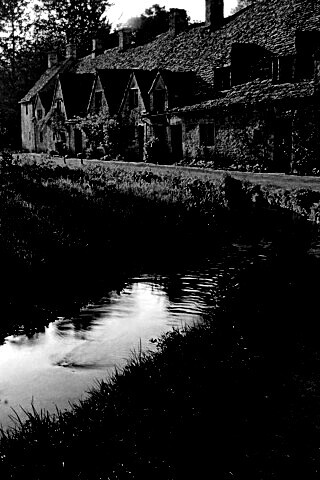 Домик в Англии обои