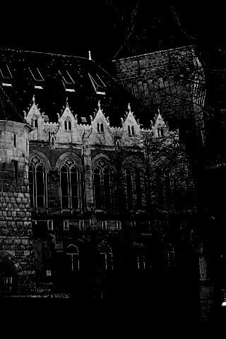 Замок ночью обои