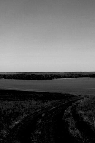 Дорога спускается к воде обои