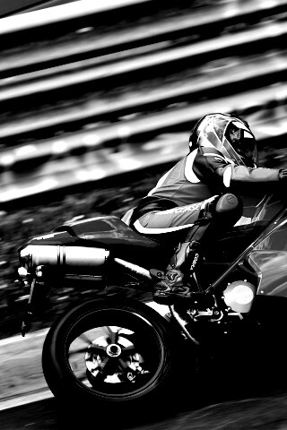 Красный мотоцикл обои