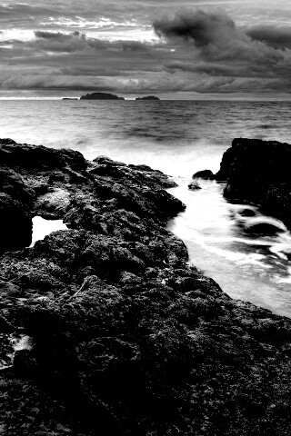 Река впадающая в море обои