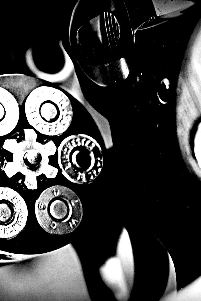 Револьвер обои