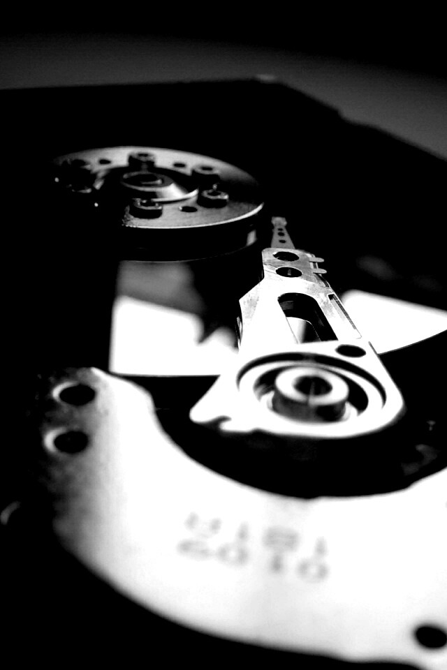 Разобранный жесткий диск обои