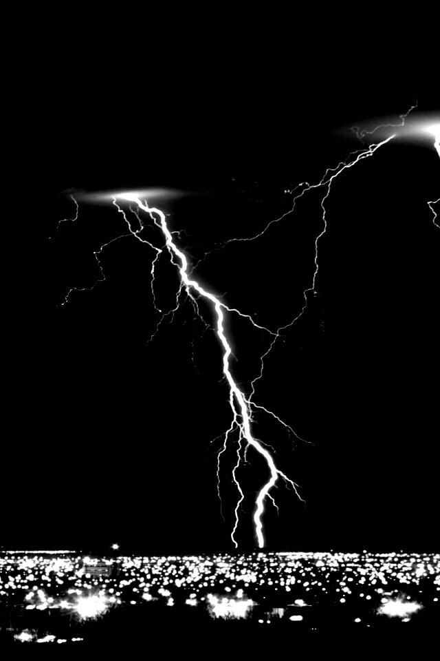 Гроза над городом обои