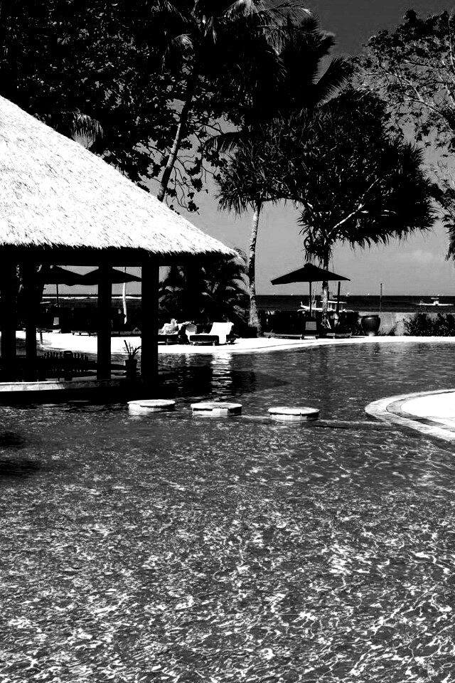 Бассейн отеля обои