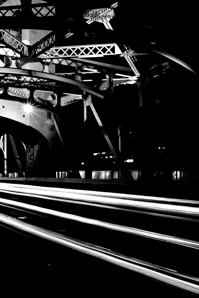 Движение на мосту обои