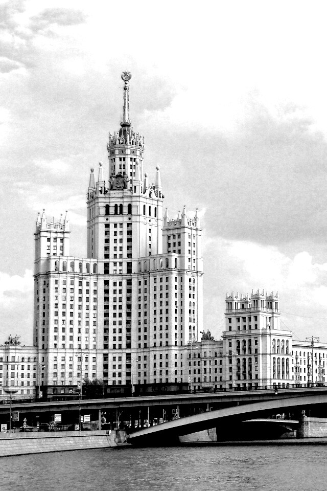 Высотка на Котельнической набережной обои