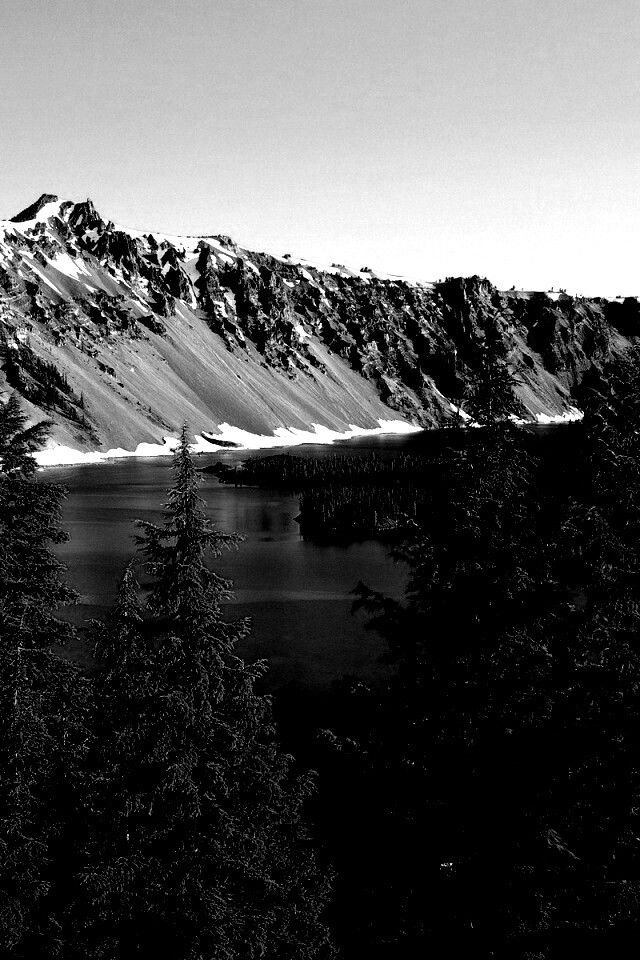 Озеро в кратере обои