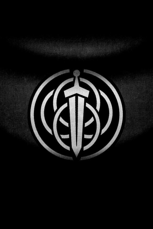 Меч на фоне колец обои