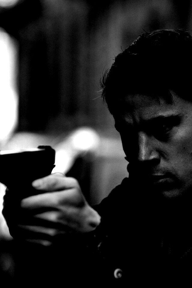 Ченнинг Татум с пистолетом обои