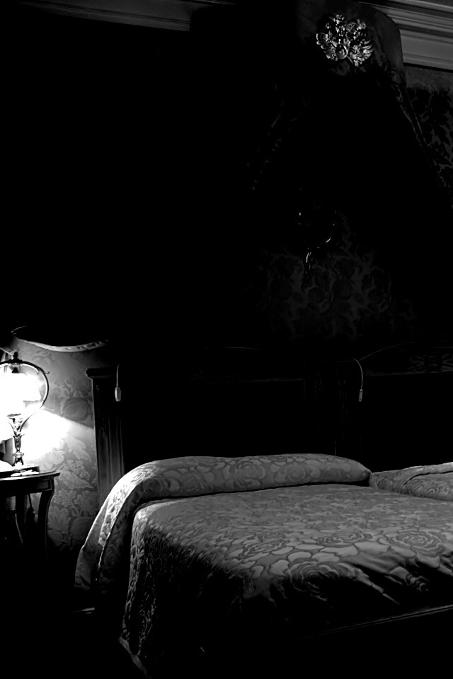 Спальня обои