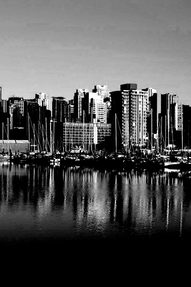 Город у воды обои